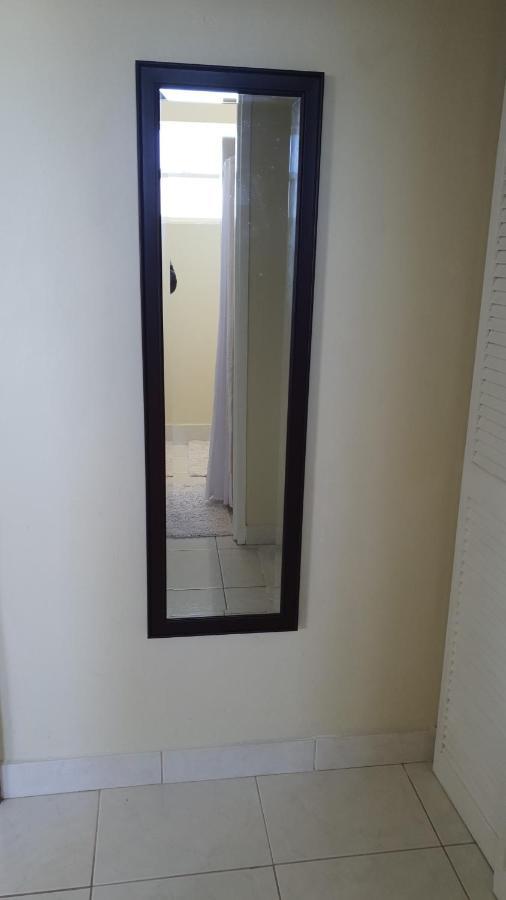 Hastings Towers 4D - Studio Apt Opp Beach Бриджтаун Екстер'єр фото