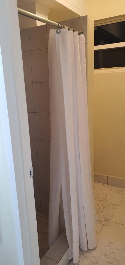 Hastings Towers 4D - Studio Apt Opp Beach Бриджтаун Екстер'єр фото